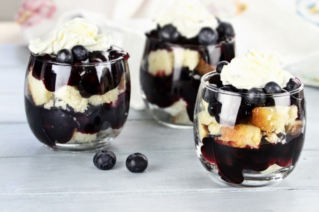 Blueberry parfaits