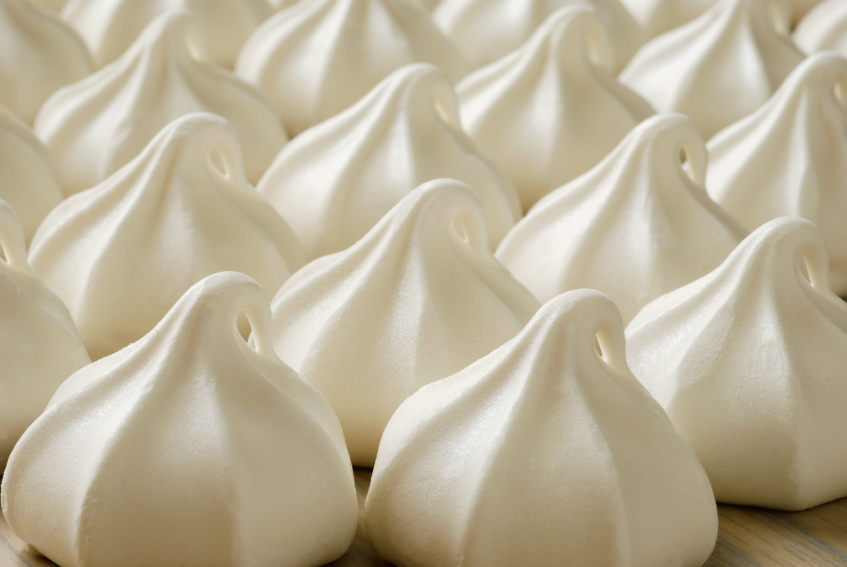 Does meringue require baking?