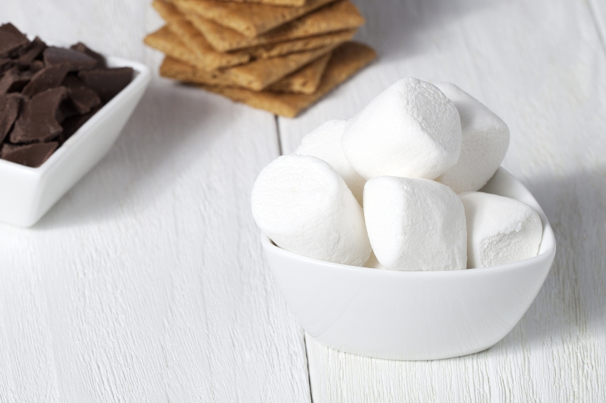 s'mores, graham crackers, marshmallows, chocolate