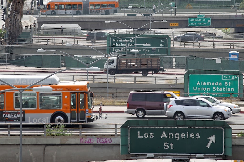 Los Angeles traffic -- a major contributor to climate change