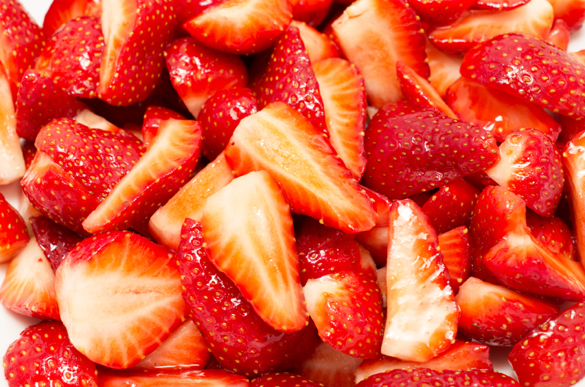 macerate, strawberries