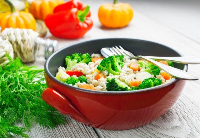 barley, broccoli, salad