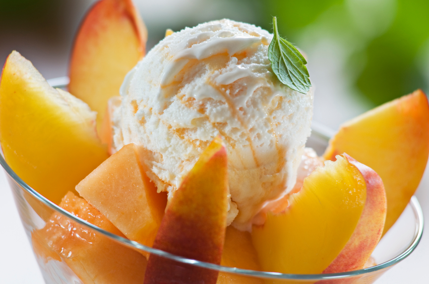 Ice cream with peaches