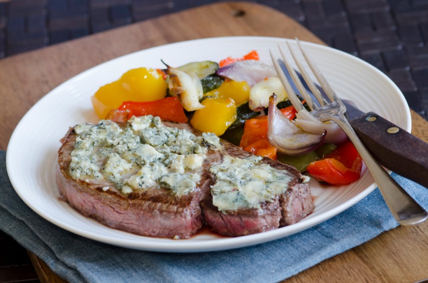 steak, peppers, blue cheese