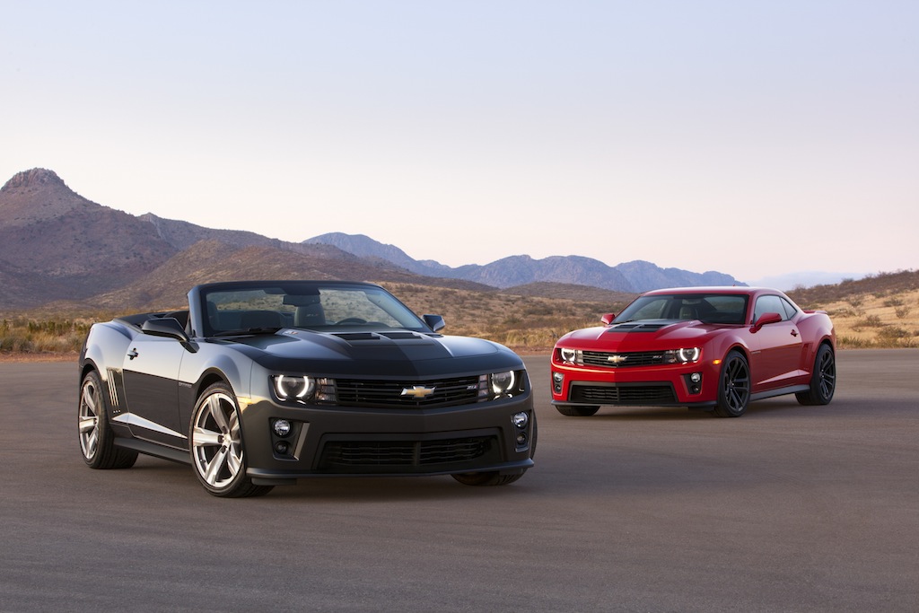 2015-Chevrolet-CamaroZL1andConv-090.jpg?047111