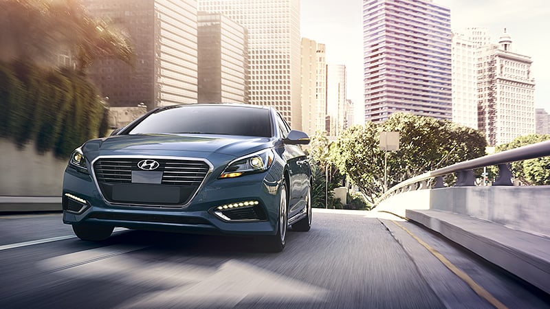 2016-hyundai-sonata-hybrid-ext-09-LED-daytime-running-lights