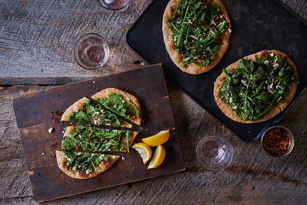 03_BR_roasted_broccoli_flatbreads_beauty_007_webimg