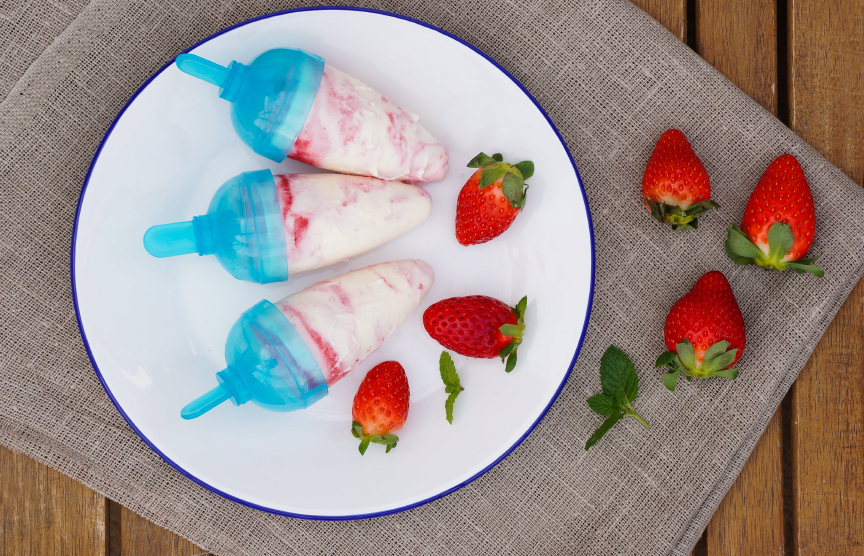 yogurt pops with strawberries