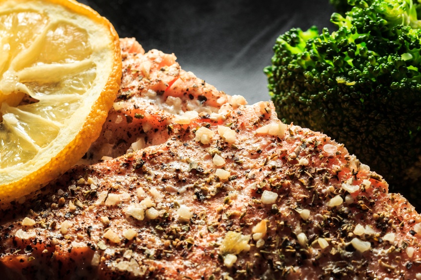 crusted salmon with broccoli and lemon