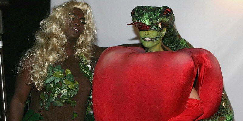 Heidi Klum and Seal does as Eve and the apple