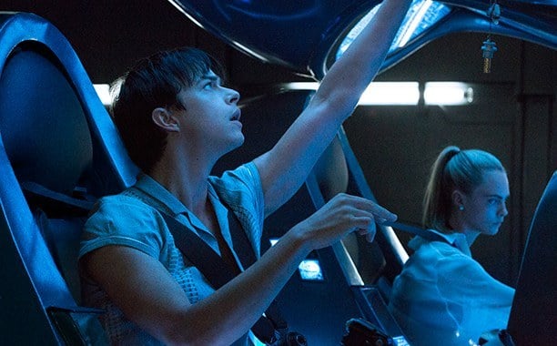 Cara Delevingne and Dane DeHaan in Valerian and The City of a Thousand Planets | EuropaCorp