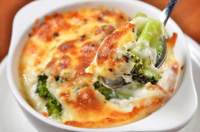 Broccoli gratin with cheese