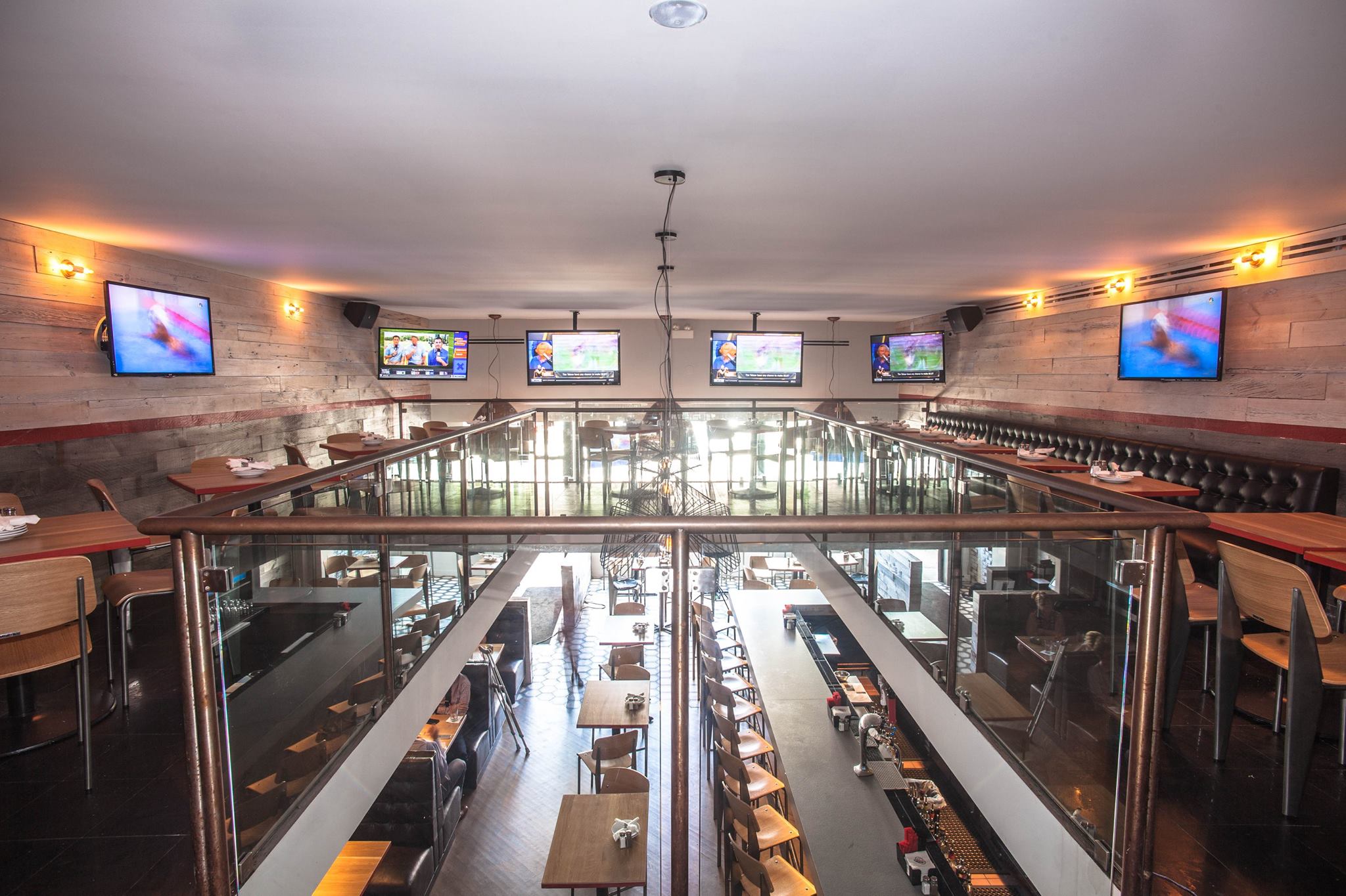 Fifty/50 sports bar