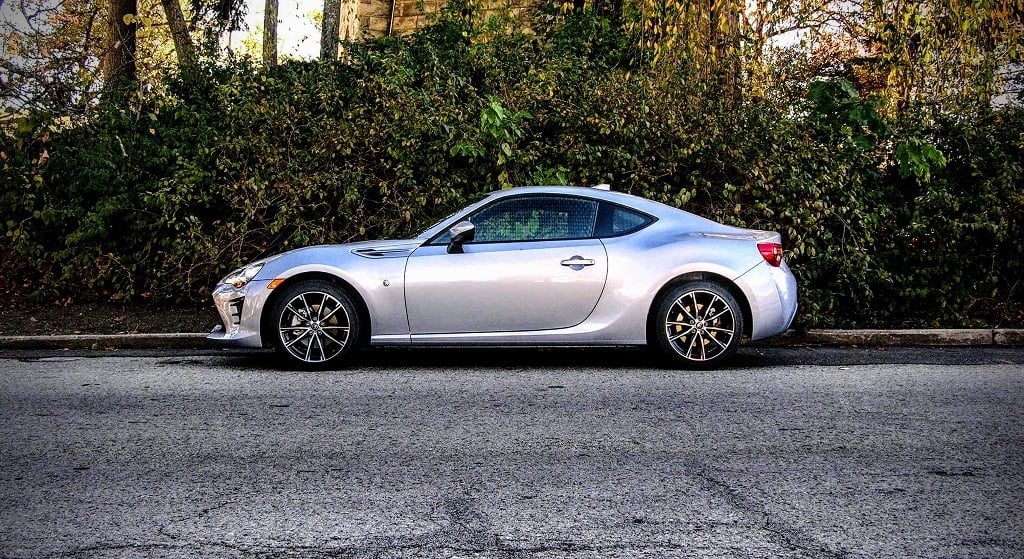 Base 2017 Toyota 86