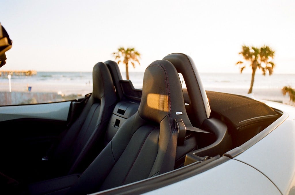 side view of seats in the 2017 Mazda Miata GT