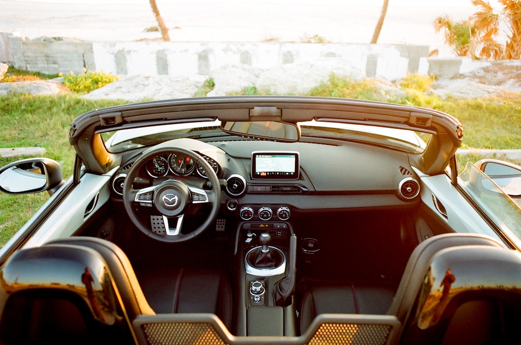 seats and dashboard of the 2017 Mazda Miata GT