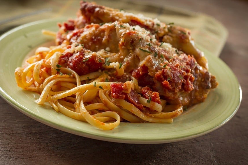 Hot and crispy chicken parmesan