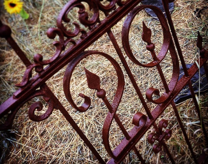The gate of 29 Neibolt St The gate of 29 Neibolt St