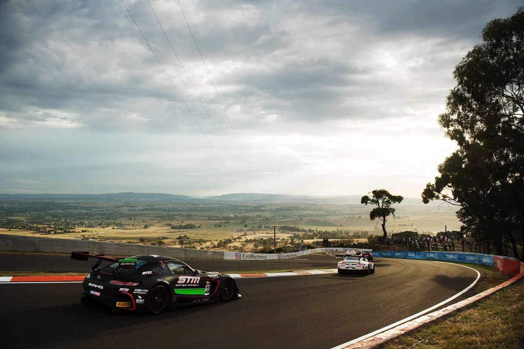 Bathurst 12 hour race at Mount Panorama