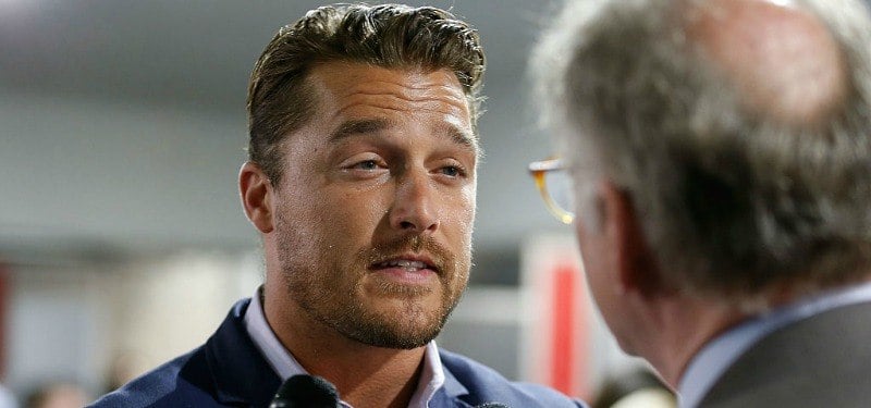 Chris Soules is talking to a reporter.