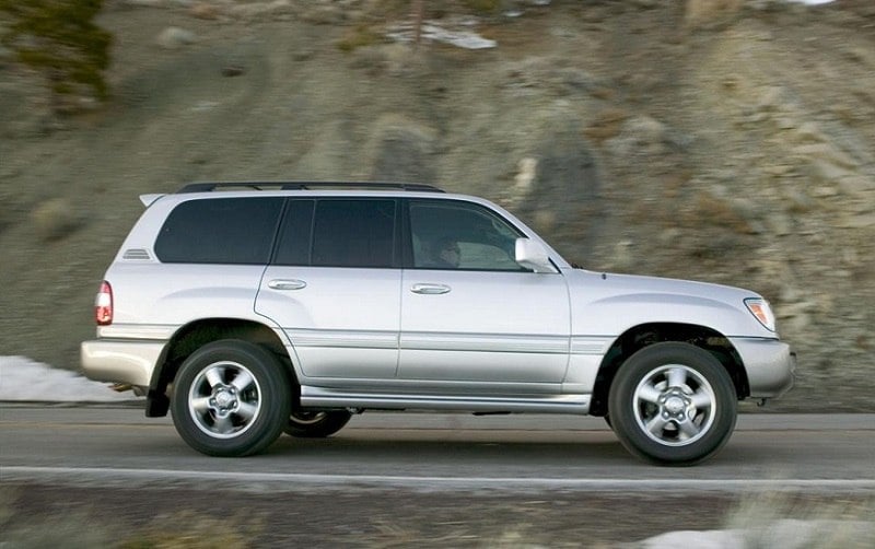 Side view of gray Toyota Land Cruiser on the road, 2007 model year