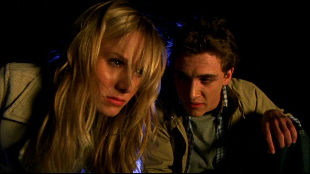 Kristen Bell and Kyle Gallner in the dark