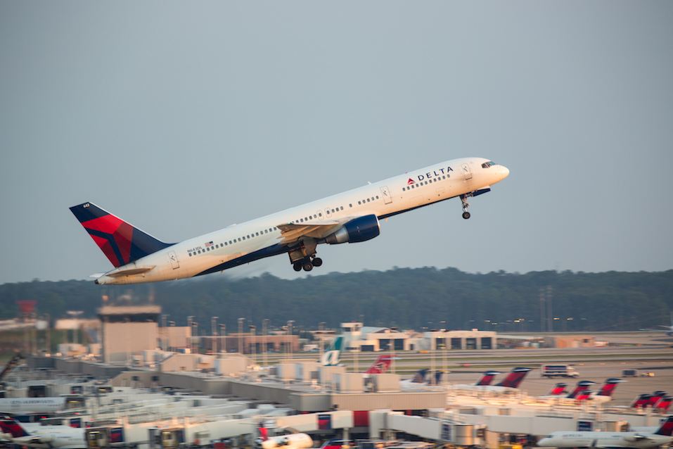 Delta Boeing 757 flight taking off from Atlanta Hartsfield-Jackson International Airport
