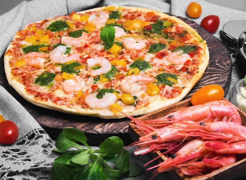 Pizza with shrimp