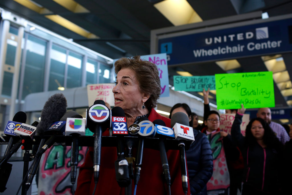 Congresswoman Jan Schakowsky (D-IL) speaks out against United Airlines