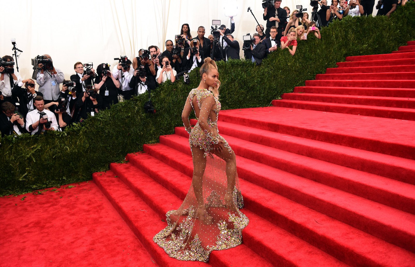 Singer Beyoncé arrives at the 2015 Metropolitan Museum of Art's Costume Institute Gala benefit in honor of the museums latest exhibit China: Through the Looking Glass May 4, 2015 in New York.