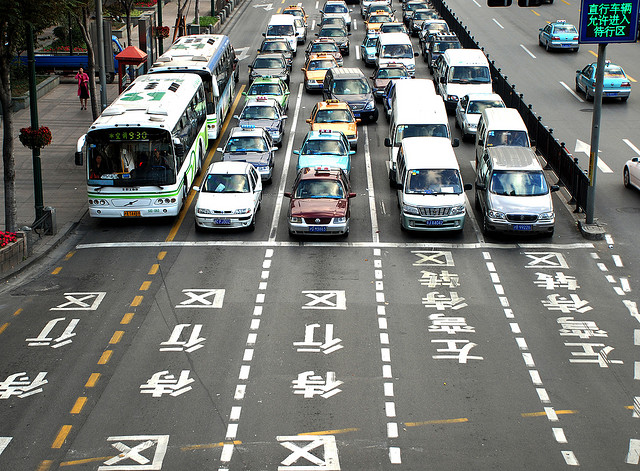traffic-foreign-car-auto-rush-hour.jpg (640Ã471)