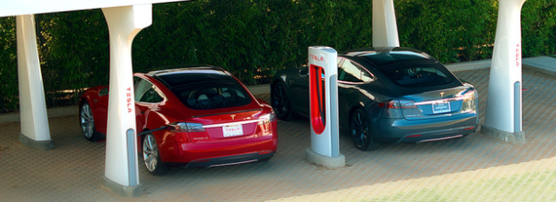 Tesla Superchargers Don’t Heed ‘Don’t Mess with Texas’ Warning