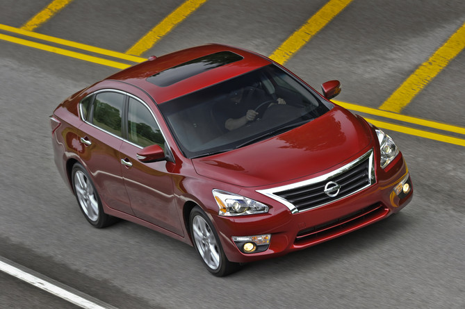 2014_nissan_altima_14