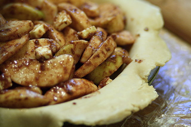 unbaked apple pie