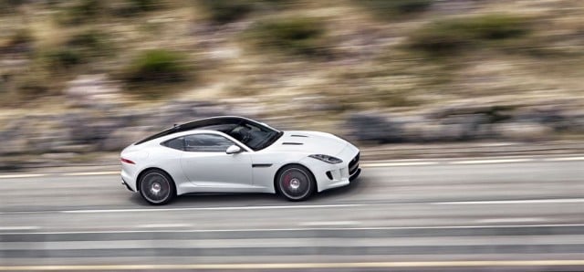 Jag_F-TYPE_R_Coup__Polaris_Image_201113_08_LowRes