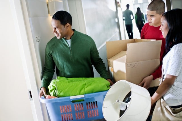 College students moving in