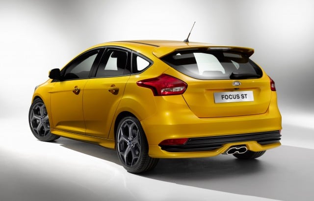 2015FocusST_02_MR