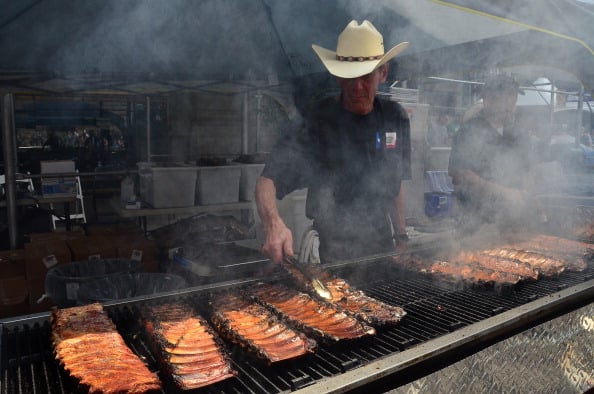 making BBQ ribs
