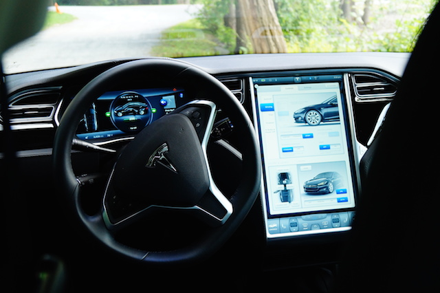 Tesla_Interior