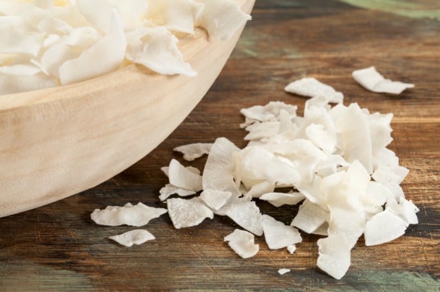 Coconut flakes