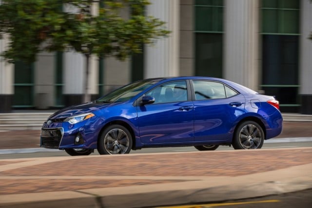 2014_Toyota_Corolla_S_003