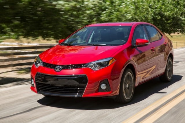 2014_Toyota_Corolla_S_010