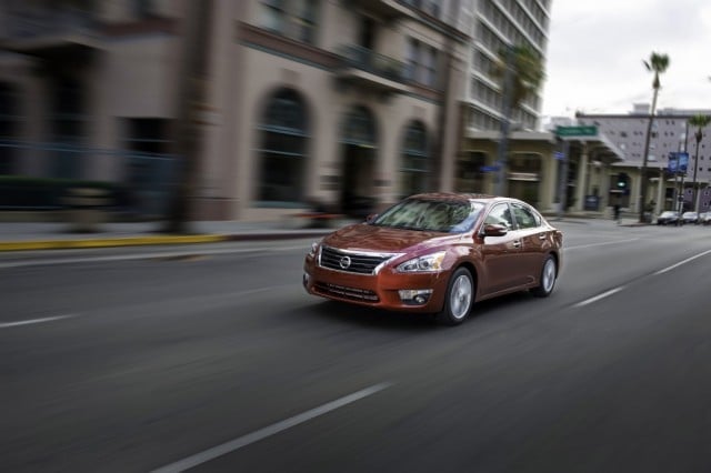 2015_nissan_altima_04