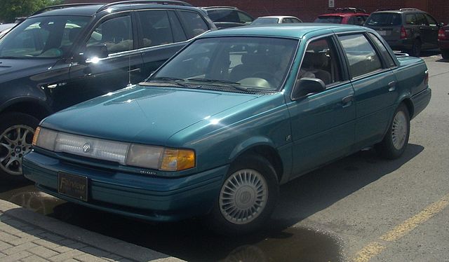 640px-'92-'94_Mercury_Topaz_Sedan_V6