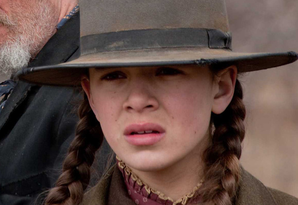 Hailee-Steinfeld-True-Grit_gallery_primary