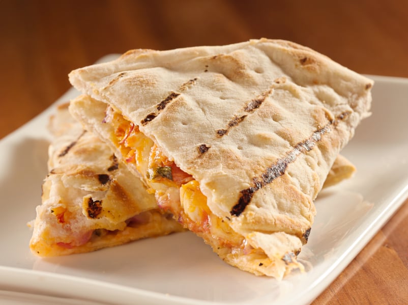 Chicken quesadilla with sauce
