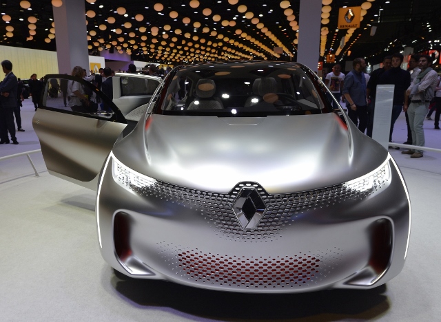 FRANCE-AUTO-SHOW-RENAULT