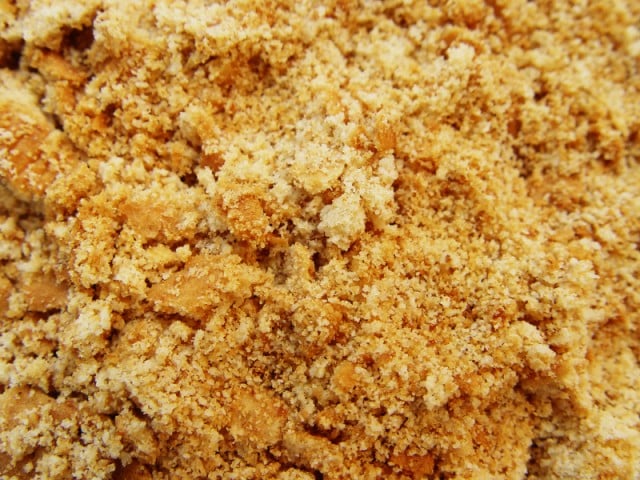 Graham cracker crumbs