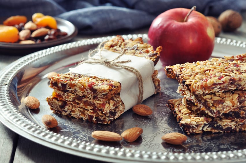 Granola bars, apple