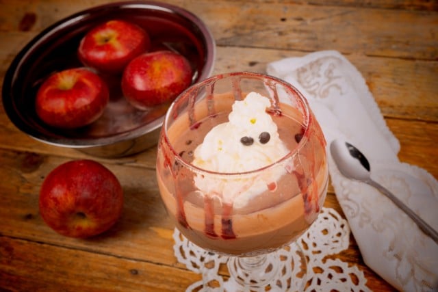 Halloween Dessert, ghost, whipped cream